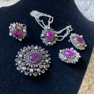 Vintage Sarah Coventry Necklace and Earrings